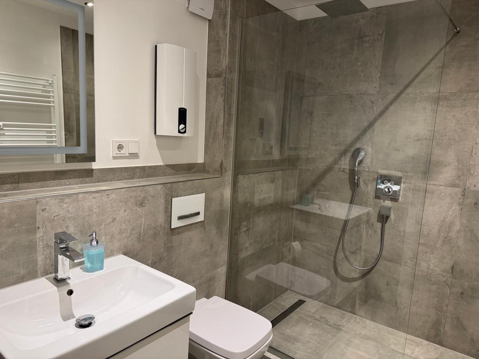 Graf-Adolflux Apartment Dusseldorf Ngoại thất bức ảnh