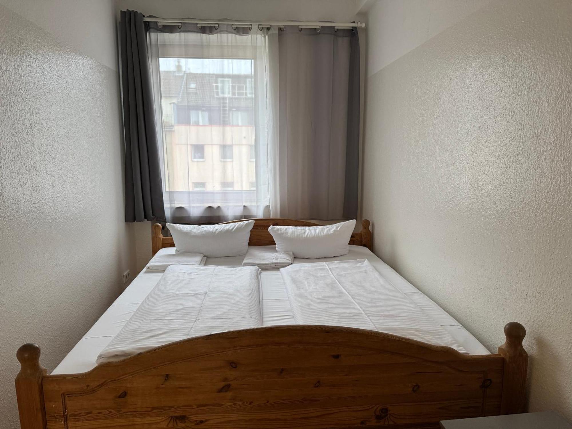 Graf-Adolflux Apartment Dusseldorf Ngoại thất bức ảnh