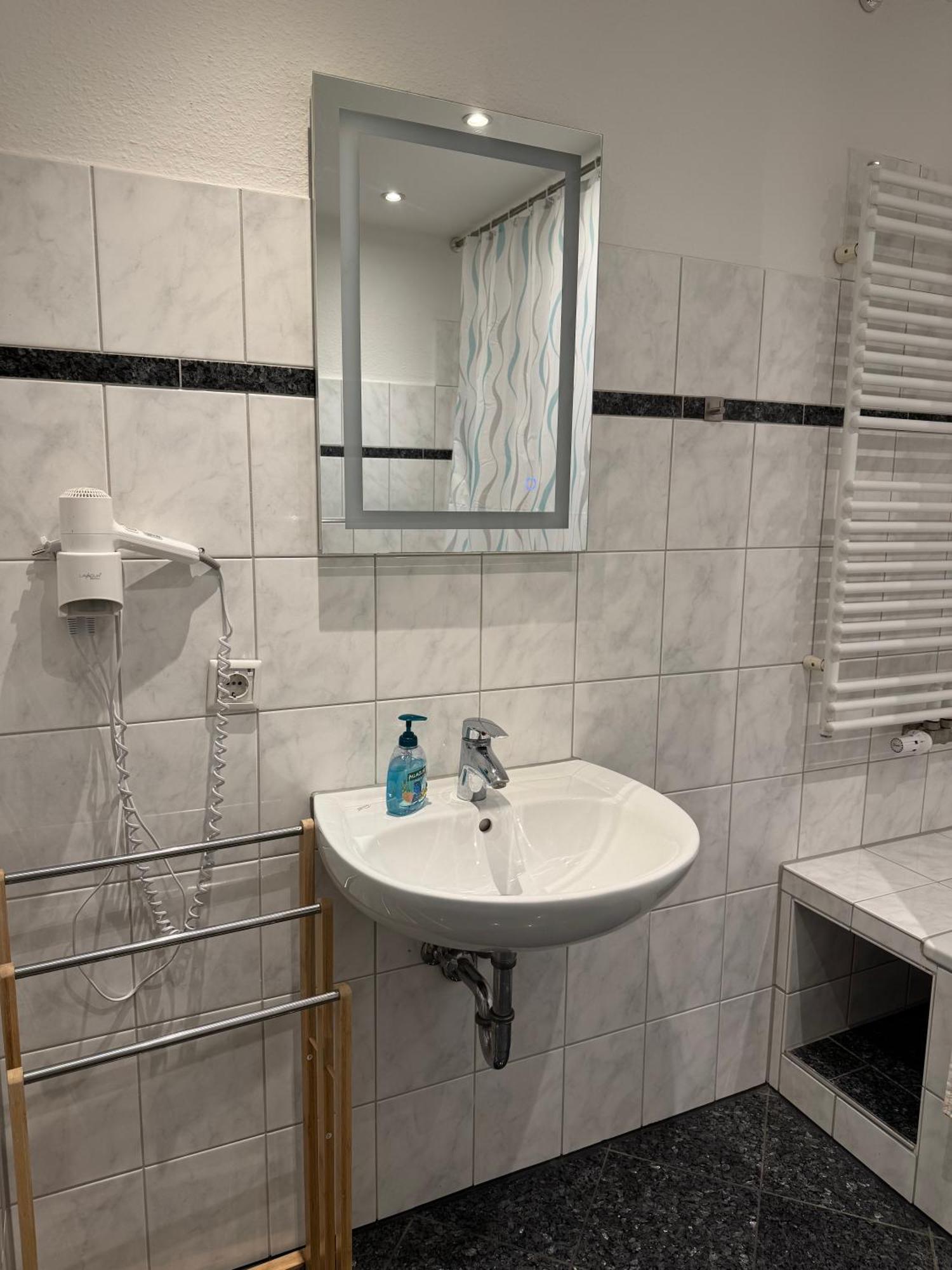 Graf-Adolflux Apartment Dusseldorf Ngoại thất bức ảnh