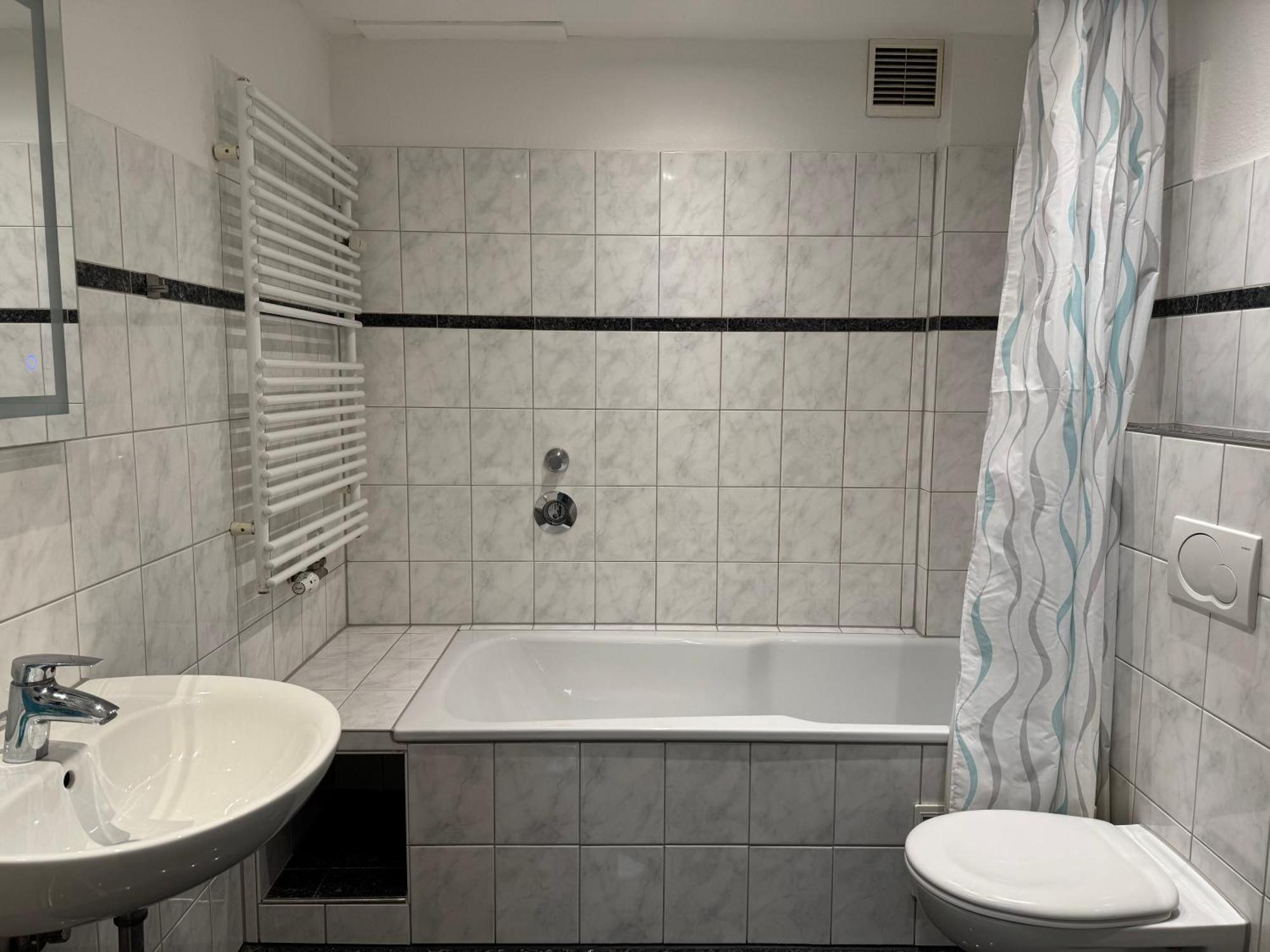 Graf-Adolflux Apartment Dusseldorf Ngoại thất bức ảnh
